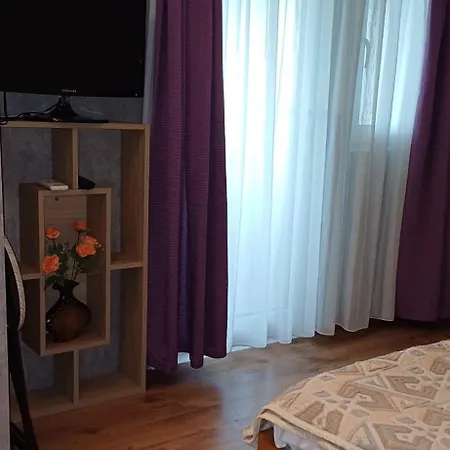 Проживание в семье Charm Junior